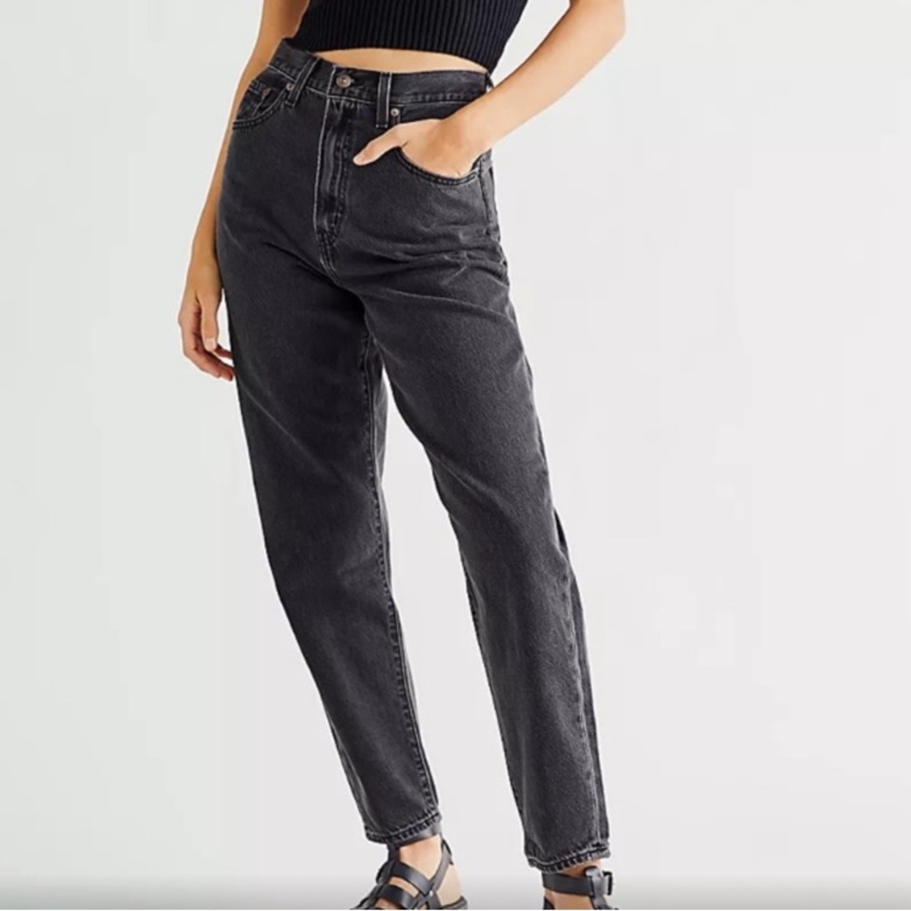 Levi’s Premium High Loose Taper Jeans size 26 washed black